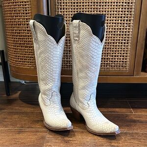 Idyllwind Strut Western Boots